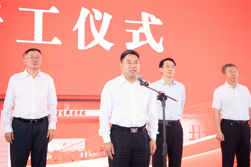 2罗建华厅长宣布开工.jpg 2罗建华厅长宣布开工.jpg