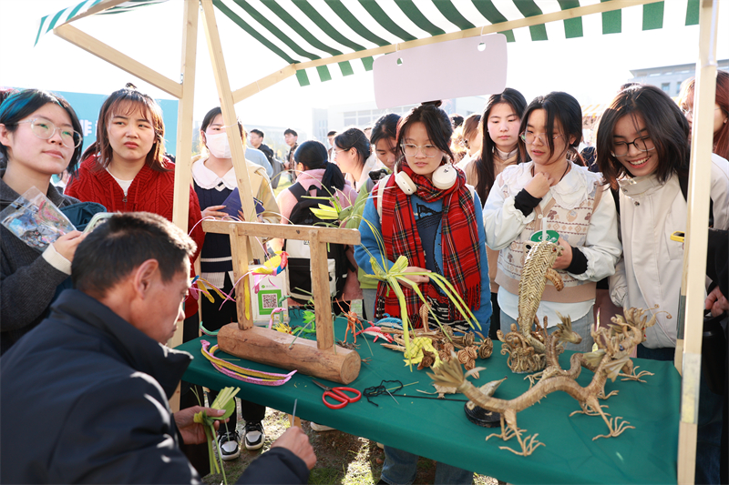 9.棕编.JPG 9.棕编.JPG