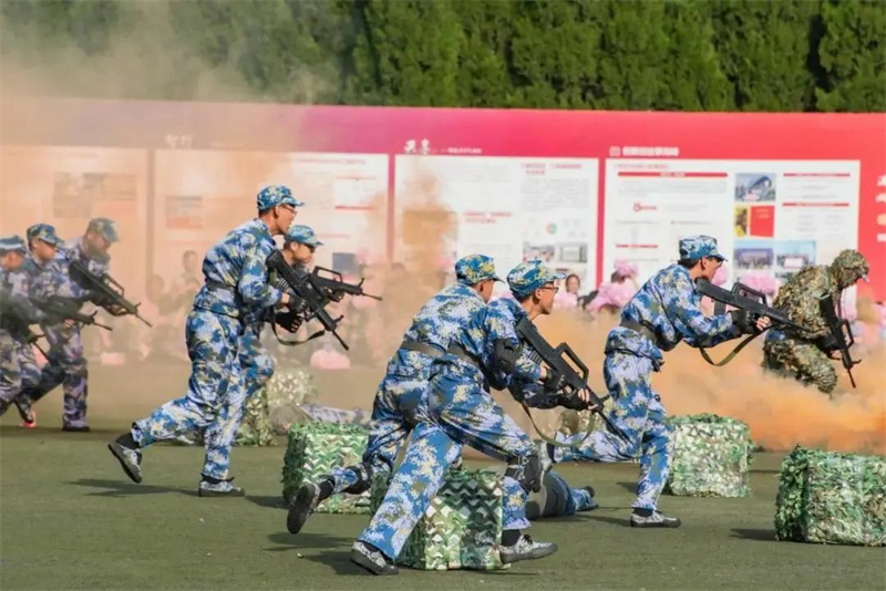 合肥工业大学新生军训1.jpg 合肥工业大学新生军训1.jpg